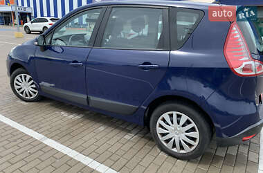 Минивэн Renault Scenic 2009 в 