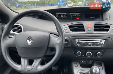 Минивэн Renault Scenic 2009 в 