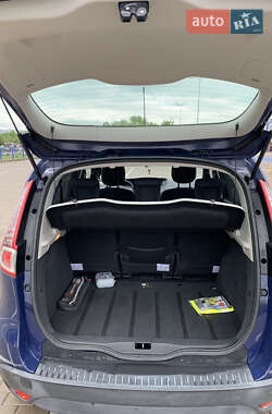 Минивэн Renault Scenic 2009 в 