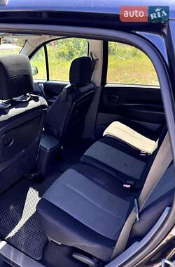 Мінівен Renault Scenic 2004 в 