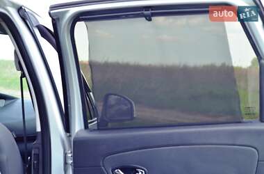 Минивэн Renault Scenic 2013 в 