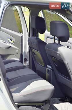 Минивэн Renault Scenic 2013 в 