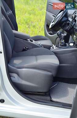 Минивэн Renault Scenic 2013 в 