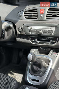 Мінівен Renault Scenic 2011 в 