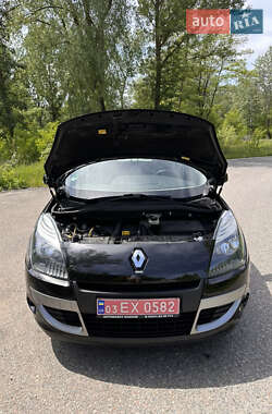 Мінівен Renault Scenic 2011 в 