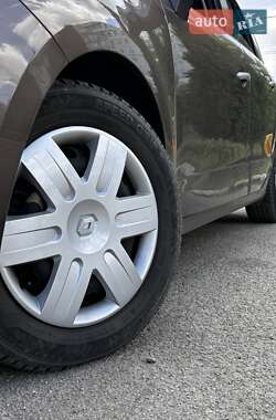 Минивэн Renault Scenic 2010 в 