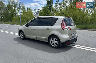 Минивэн Renault Scenic 2009 в 