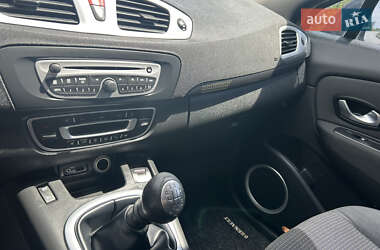 Минивэн Renault Scenic 2009 в 