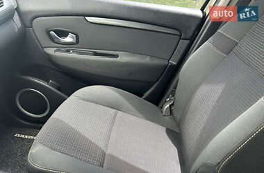 Минивэн Renault Scenic 2009 в 