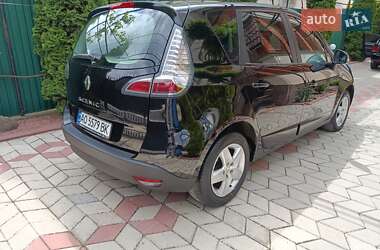 Минивэн Renault Scenic 2012 в 