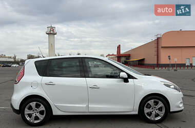 Минивэн Renault Scenic 2010 в 