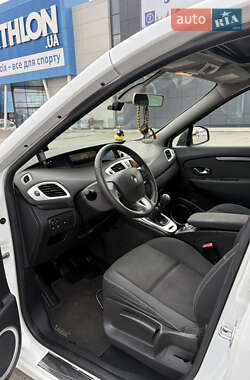 Минивэн Renault Scenic 2010 в 