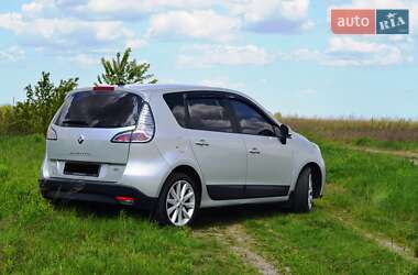 Минивэн Renault Scenic 2013 в 