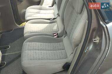 Минивэн Renault Scenic 2004 в 