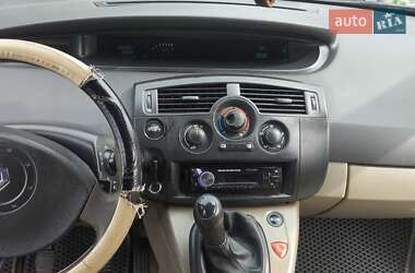 Минивэн Renault Scenic 2004 в 