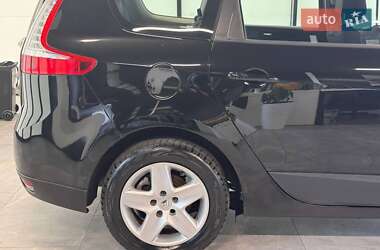 Мінівен Renault Scenic 2012 в 