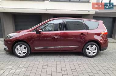 Минивэн Renault Scenic 2015 в 