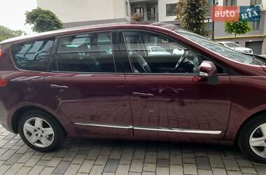Минивэн Renault Scenic 2015 в 