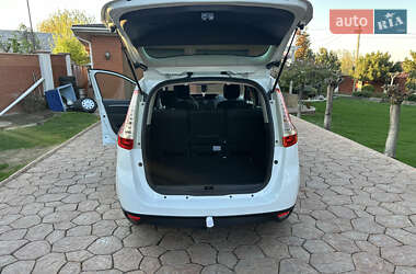 Минивэн Renault Scenic 2015 в 
