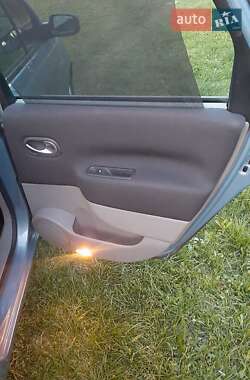 Минивэн Renault Scenic 2004 в 