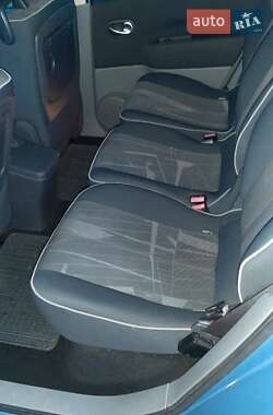 Минивэн Renault Scenic 2004 в 