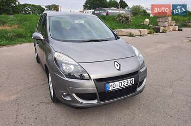 Мінівен Renault Scenic 2011 в 