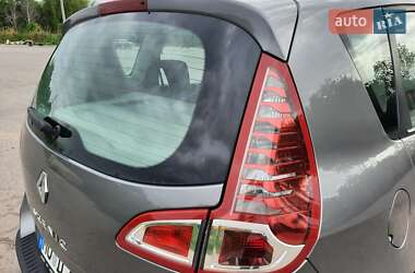 Мінівен Renault Scenic 2011 в 