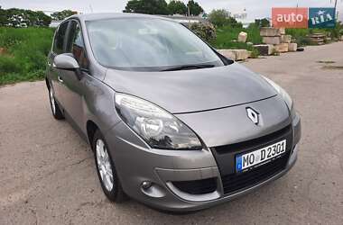 Мінівен Renault Scenic 2011 в 