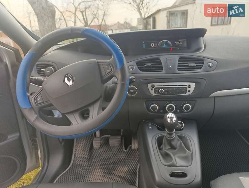 Минивэн Renault Scenic 2012 в Староконстантинове