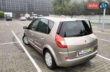 Минивэн Renault Scenic 2009 в 