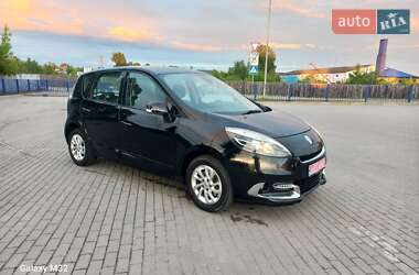 Минивэн Renault Scenic 2012 в 