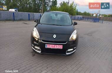 Минивэн Renault Scenic 2012 в 