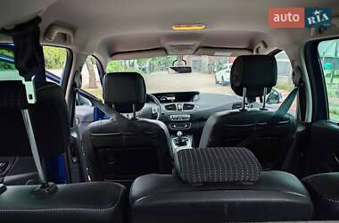Минивэн Renault Scenic 2011 в 