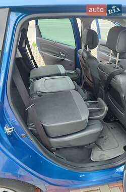 Минивэн Renault Scenic 2011 в 