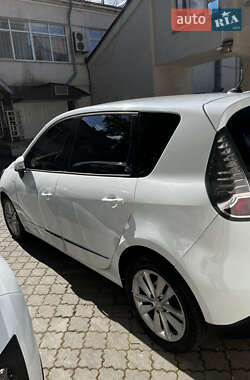 Минивэн Renault Scenic 2012 в 