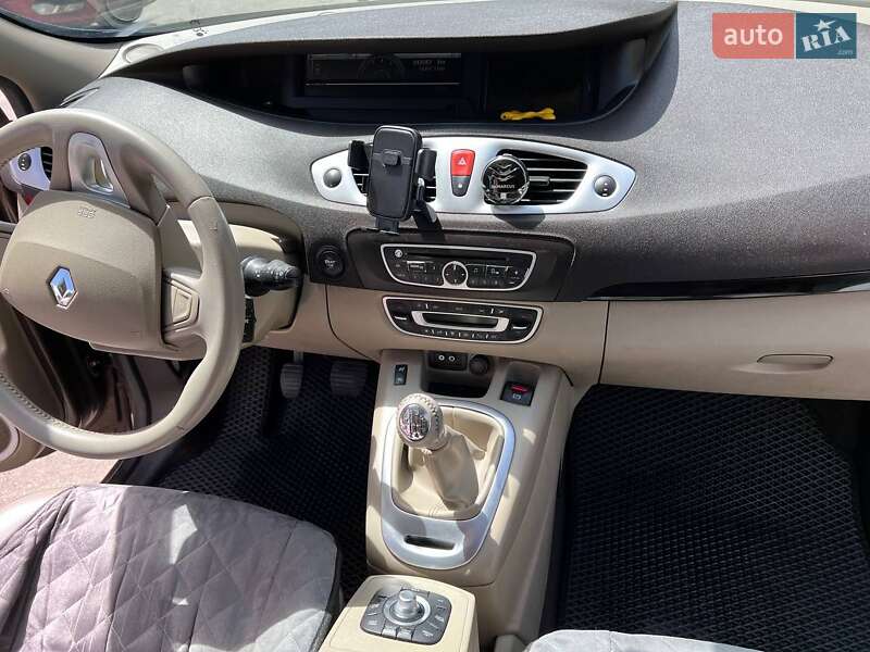 Минивэн Renault Scenic 2009 в Броварах
