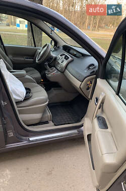 Минивэн Renault Scenic 2004 в 