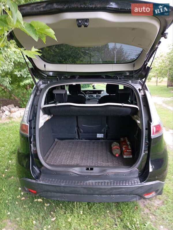 Минивэн Renault Scenic 2014 в Краснограде