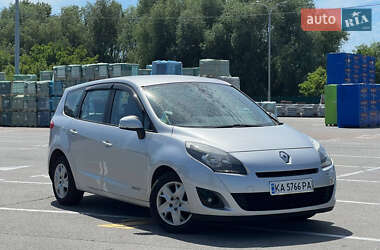 Мінівен Renault Scenic 2011 в 