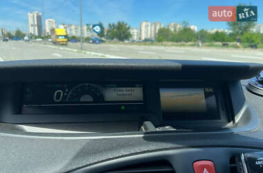 Мінівен Renault Scenic 2011 в 