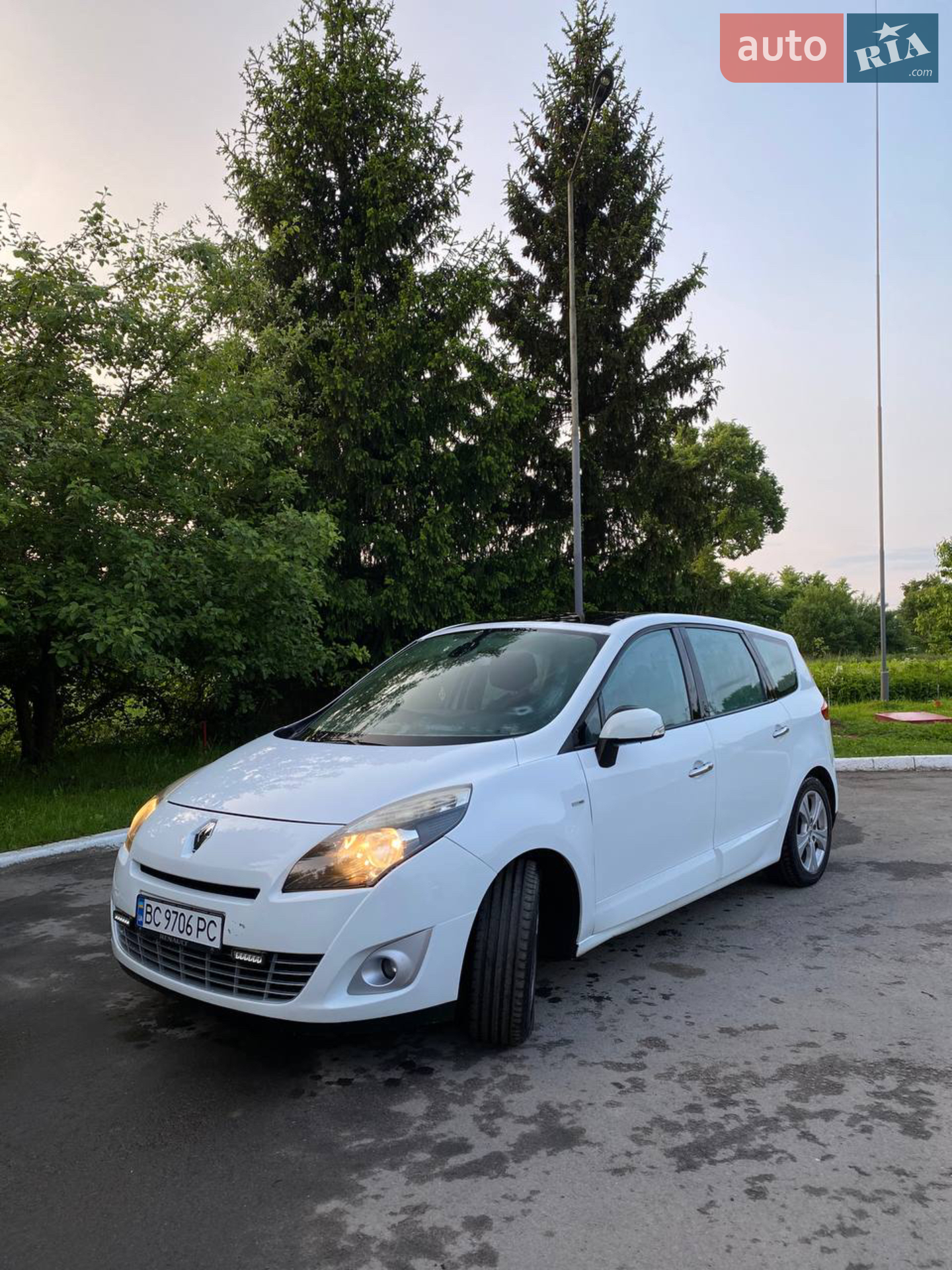 2010 Renault Scenic - мініатюра 2