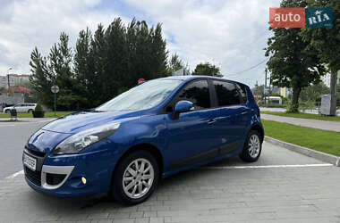 Минивэн Renault Scenic 2010 в 