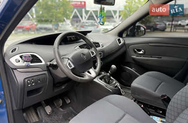 Минивэн Renault Scenic 2010 в 