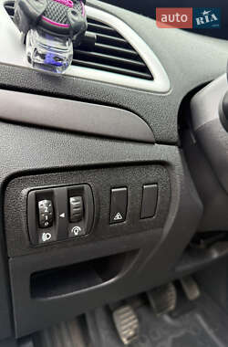 Минивэн Renault Scenic 2010 в 