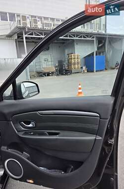 Минивэн Renault Scenic 2009 в 