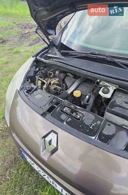 Минивэн Renault Scenic 2011 в 