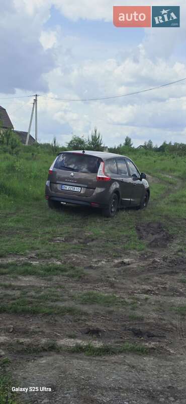Renault Scenic 2011