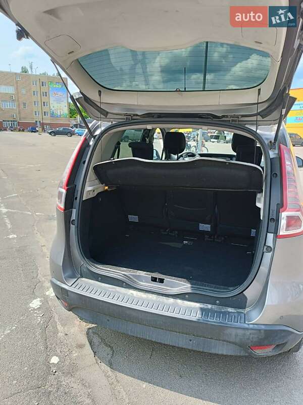 Мінівен Renault Scenic 2010 в Житомирі