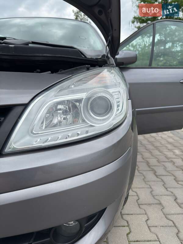 Мінівен Renault Scenic 2008 в Чернігові