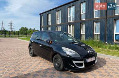 Минивэн Renault Scenic 2011 в 